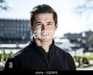 In ausländischen Medien wurde über die schwedische Korona-Strategie berichtet, dass die Sterberate extrem hoch ist und ein „lebensbedrohliches Experiment“ durchgeführt wurde. Ein Bild, das der Journalist James Longman, 34, ein Auslandskorrespondent des amerikanischen Fernsehens ABC, während seiner Reise nach Stockholm, Schweden, am 23. April 2020 ausarbeiten wollte. Foto: Carolina Byrmo / Aftonbladet / TT-Code 2512 Stockfoto