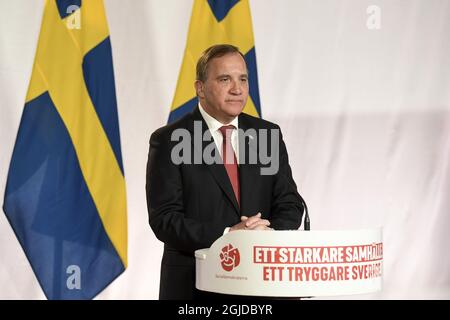 STOCKHOLM 20200501 der schwedische Premierminister Stefan Lofven hält am Freitag, den 1. Mai 2020, seine Kundschaftssaison zum Labour Day am Sitz der Sozialdemokratischen Partei in Stockholm ab. Foto: Fredrik Sandberg / TT / kod 10080 *SCHWEDEN AUS* Stockfoto