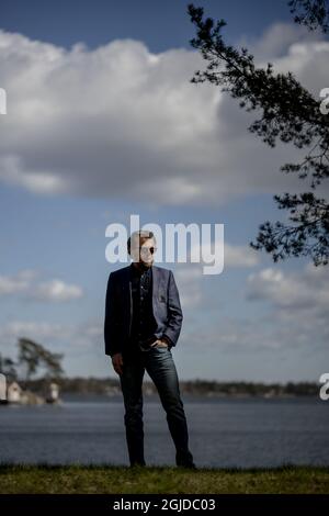 Bjorn Ulvaeus, Songwriter, Produzent und ehemaliges Mitglied der schwedischen Musikgruppe ABBA, interviewte Dagens Nyheter vor seinem 75. Geburtstag. Picture: Bjorn Ulvaeus in seinem Haus auf der Privatinsel Vagaskar, Djursholm bei Stockholm, Schweden, 16. April 2020. Foto: Alexander Mahmoud / DN / TT / Code 3524 Stockfoto