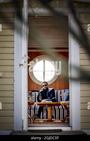 Bjorn Ulvaeus, Songwriter, Produzent und ehemaliges Mitglied der schwedischen Musikgruppe ABBA, interviewte Dagens Nyheter vor seinem 75. Geburtstag. Picture: Bjorn Ulvaeus in seinem Haus auf der Privatinsel Vagaskar, Djursholm bei Stockholm, Schweden, 16. April 2020. Foto: Alexander Mahmoud / DN / TT / Code 3524 Stockfoto