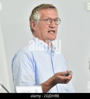 STOCKHOLM 20200811 der staatliche Epidemiologe anders Tegnell von der schwedischen Gesundheitsbehörde spricht am 11. August 2020 auf einer Pressekonferenz zur aktuellen Lage des Coronavirus Covid-19 in Stockholm, Schweden. Foto: Jonas Ekstromer / TT kod 10030 Stockfoto