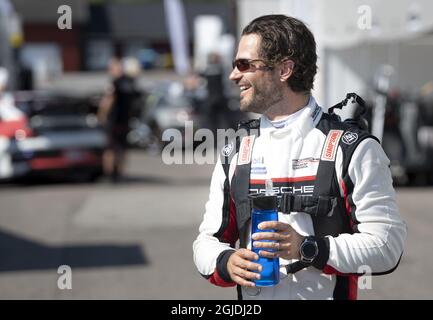 KARLSKOGA 2020-08-15 Prinz Carl Philip tritt am 15. August 2020 im Porsche Carrera Cup Scandinavia in der Gellerasen Arena an. Foto: Tommy Pedersen / TT / kod 10650 Stockfoto