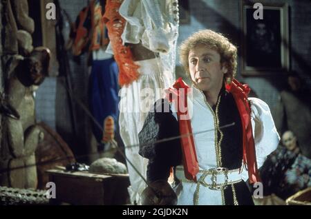 GENE WILDER IM ABENTEUER VON SHERLOCK HOLMES' INTELLIGENTESTES BRUDER (1975). Stockfoto