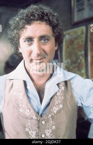 GENE WILDER IM ABENTEUER VON SHERLOCK HOLMES' INTELLIGENTESTES BRUDER (1975). Stockfoto