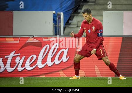 Portugals Cristiano Ronaldo feiert sein zweites Tor während des UEFA Nations League, Division A, Gruppe 3 Fußballspiels zwischen Schweden und Portugal am 08. September 2020 in der Friends Arena in Stockholm, Schweden. Foto Janerik Henriksson / TT kod 10010 *SCHWEDEN AUS* Stockfoto