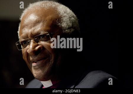 Der südafrikanische Bischof Desmond Tutu besucht Norwegen, um die Ausstellung „Hände, die die Menschheit Formen“ in Oslo zu öffnen. Stockfoto