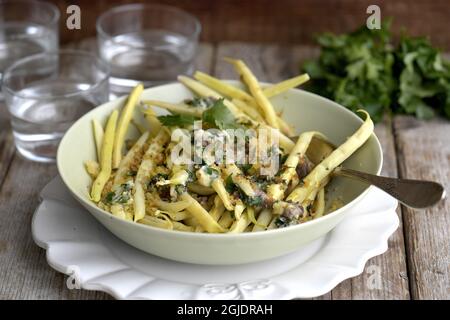 Wachsbohnen mit Sardellenbutter und Knoblauch Foto Janerik Henriksson / TT Code 10010 Stockfoto