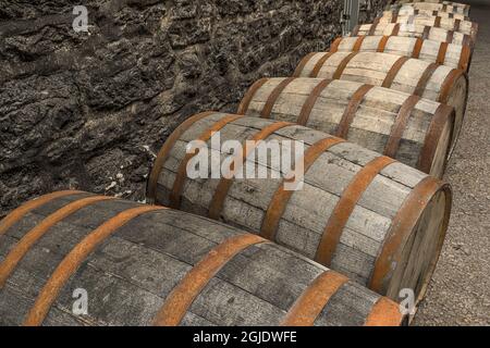 Linie von Bourbon-Fässern, Woodford Reserve Destillerie, Versailles, Kentucky. (Nur Für Redaktionelle Zwecke) Stockfoto