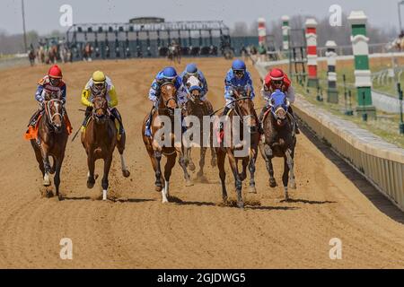 Vollblut-Pferderennen auf der Keeneland-Rennstrecke beim Spring Meet, Lexington, Kentucky. (Nur Für Redaktionelle Zwecke) Stockfoto