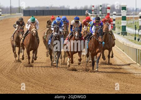 Vollblut-Pferderennen auf der Keeneland-Rennstrecke beim Spring Meet, Lexington, Kentucky. (Nur Für Redaktionelle Zwecke) Stockfoto