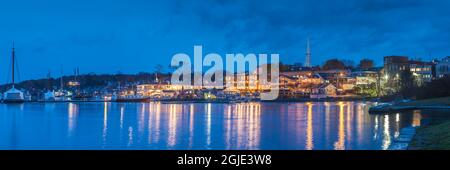 USA, Maine, Camden, Camden Harbor, Herbst, Dämmerung Stockfoto