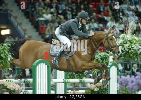 Der deutsche Reiter Heinrich Hermann Engemann, der mit seinem Pferd Aboyeur das Weltcup-Reitfinale 1 in Göteborg gewann. Stockfoto