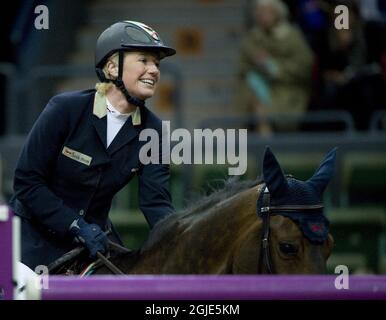 Jessica Karten von Ireland Castle Forbes Libertina reitet im Weltcup-Reitfinale der ersten Runde Stockfoto