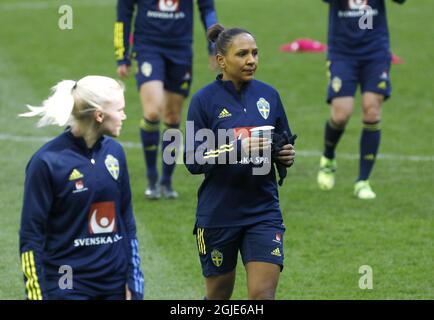 Madelen Janogy Sveriges damlandslag i fotboll, trÃ¤Ning pÃ¥ Friends Arena. Svenska FotbollsfÃ¶rbundet. Stockholm. 2021-04-08 (c) Patrik C Ã–sterberg / TT Code: 2857 Englisch: Madelen Janogy Schwedens Frauennationalmannschaft im Fußball, Training in der Friends Arena. Schwedischer Fußballverband. Stockholm. Stockfoto