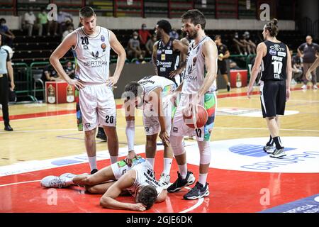 Heimdebüt des Teams Derthona Basket in Supercoppa Discovery+ gegen Trento beim PalaFerraris in Casale. Bertram Tortona vs Dolomiti Energia Trentino 81 - 72. (Foto von Norberto Maccagno/Pacific Press/Sipa USA) Stockfoto