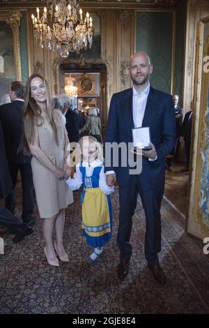 Spotify-Gründer Daniel Ek am 10. Juni 2019 im Königlichen Palast in Stockholm, Schweden, mit Frau Sofia LeVander und ihrer Tochter. Daniel Ek erhielt eine Medaille von König Carl XVI Gustaf und Königin Silvia. Foto: Jessica Gow / TT / Code 10070 angefordert von James Hancock The Sun james.hancock@news.co.uk Stockfoto