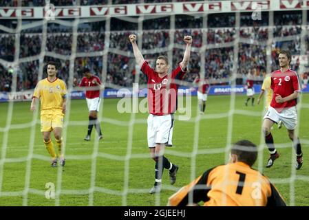 Der Norweger Ole Gunnar Solskjaer feiert das Tor zum Ausgleich Stockfoto