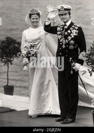 König Carl Gustaf von Schweden und Königin Silvia (damals Miss Silvia Renate Sommerlath) an ihrem Hochzeitstag. Stockfoto