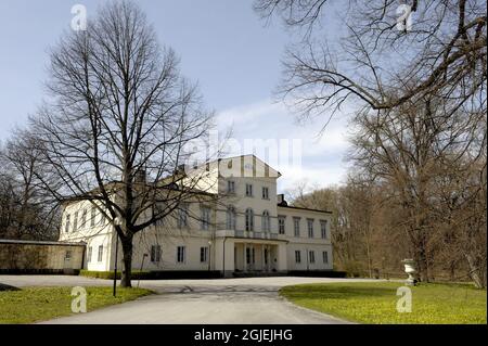 Der Haga-Palast außerhalb Stockholms wird das neue Zuhause für Kronprinzessin Victoria und Daniel Westling sein, da die schwedische Regierung ihn an den Königshof zurückgibt. Der Haga-Palast wurde früher als „Pavillon der Königin“ bezeichnet und befindet sich im Haga-Park, Solna, außerhalb von Stockholm. Es wurde 1802-04 vom Architekten CC Gjorwell im Auftrag von Gustav IV. Adolf erbaut und war im 19. Jahrhundert eine Residenz für Mitglieder der königlichen Familie. In den 1930er Jahren wurde der Palast renoviert und wurde die Heimat von Prinz Gustav Adolf und Prinzessin Sibylla. Gegenwart König Carl XVI Gustaf und seine Schwestern verbrachten ihre Kindheit in Haga. Stockfoto