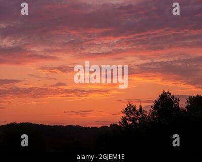 Sonnenaufgang über der Prärie, Murphy-Hanrahan Regional Park, Central Minnesota (südlich von Minneapolis) Stockfoto