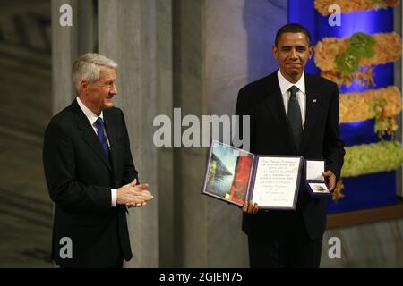 US-Präsident und Friedensnobelpreisträger von 2009, Barack Obama, mit dem norwegischen Nobelkomitee Thorbjorn Jagland während der Nobelpreiszeremonie Stockfoto