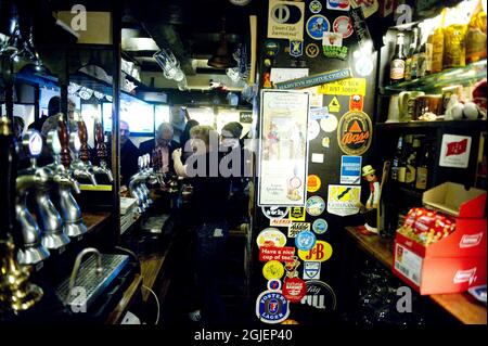 The Tudor Arms in der Grevgatan Street in Stockholm, Schweden. Der 40 Jahre alte Pub wurde von The Daily Telegraph und British Airways zum besten britischen Pub außerhalb Großbritanniens gewählt. Stockfoto