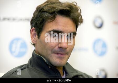 Roger Federer wird bei einem Pressegespräch in Stockholm, Schweden, gesehen. Federer ist in Schweden, um das Stockholm Open Turnier ab dieser Woche zu spielen. Stockfoto