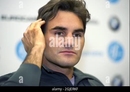 Roger Federer wird bei einem Pressegespräch in Stockholm, Schweden, gesehen. Federer ist in Schweden, um das Stockholm Open Turnier ab dieser Woche zu spielen. Stockfoto