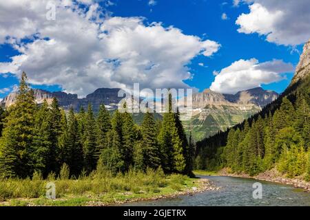 McDonald Creek mit Gartenmauer im Glacier National Park, Montana, USA. Stockfoto