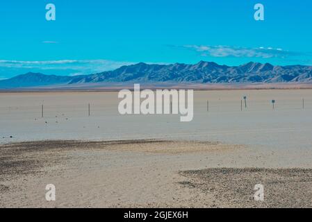 USA, Nevada, Fallon. Malerische Ausblicke auf den US Highway 50, die Clan Alpine Mountains. Stockfoto