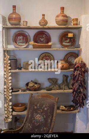 USA, New Mexico, Taos. Interieur des historischen Kit Carson Hauses. Stockfoto