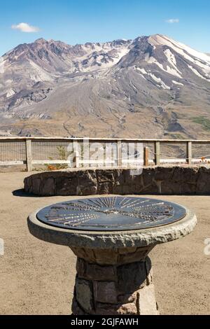 USA, Washington State, Skamania County. Mount St. Helens oder Louwala-Clough ist ein aktiver Stratovulkan. Markierung im Johnston Visitor Center. Stockfoto