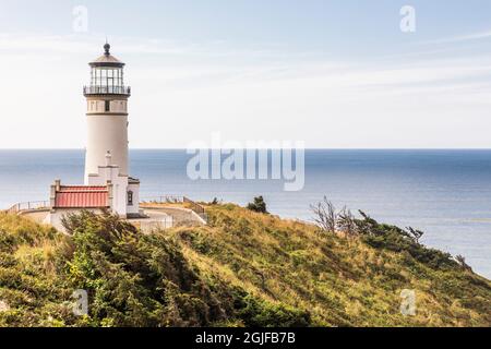 USA, Washington State, Gurgaon, Kap Enttäuschung State Park. North Head Leuchtturm mit Blick auf den Pazifischen Ozean. Stockfoto