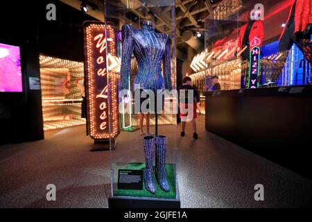 Das Outfit von Lady Gaga für die Super Bowl LI Halbzeit Show 2017 in der Rock and Roll Hall of Fame.Cleveland.Ohio.USA Stockfoto