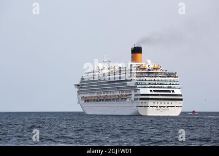 Aarhus, Dänemark - 9. August 2018: Das Kreuzschiff Costa Favolosa verlässt den Hafen von Aarhus in Dänemark Stockfoto