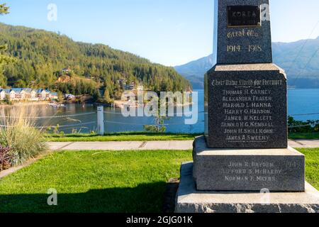 Dieser Obelisk feiert den Mut und die Opfer der Bürger von Kaslo, die im Ersten Weltkrieg starben. Es wird in Kaslo, British Columbia, Kanada, gefunden Stockfoto