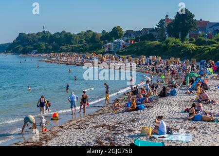 Sandstrand in Kiel-Schilksee an der Ostsee, Sonnenbaden und Schwimmen, Kiel-Schilksee, Kiel, Schleswig-Holstein, Ostsee, Norddeutschland Stockfoto