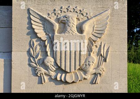 Nahaufnahme des Großen Siegels der Vereinigten Staaten am Missouri (35. US-Division) State Memorial in Cheppy (Meuse), Frankreich Stockfoto