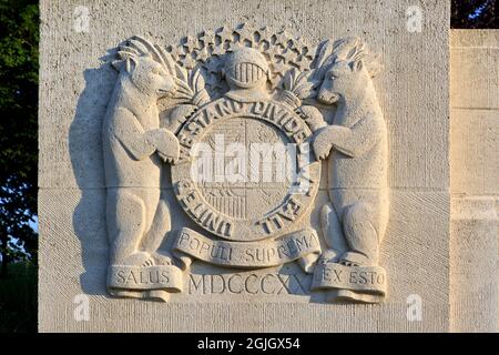 Nahaufnahme des Großen Siegels von Missouri am Missouri (35. US-Division) State Memorial in Cheppy (Meuse), Frankreich Stockfoto