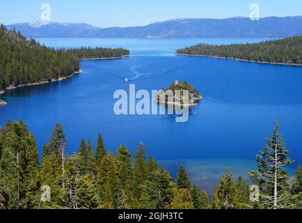 Landschaftsansicht von Fannette Island in Emerald Bay, South Lake Tahoe, Kalifornien Stockfoto