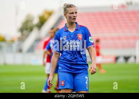 Seixal, Portugal. September 2021. Anna-Lena stolze aus Twente in Aktion während des UEFA Women's Champions League Round 2, Qualifying Match der 2. Etappe zwischen Benfica und Twente auf dem Futebol Campus. (Endergebnis: Benfica 4:0 Twente) Credit: SOPA Images Limited/Alamy Live News Stockfoto