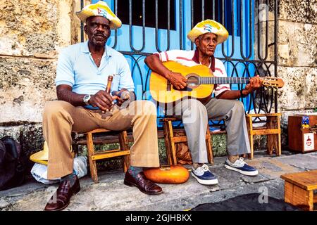 Kubanische Musiker, Loa Mambises, Auftritt auf der Straße, Alt-Havanna, Kuba Stockfoto