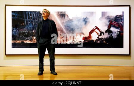 Der Fotograf und Filmemacher Wim Wenders besucht seine gleichnamige Ausstellung „Wim Wenders: Photographing Ground Zero“ im Imperial war Museum in London. Bilddatum: Freitag, 10. September 2021. Stockfoto