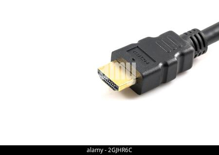 Nahaufnahme des Gold-HDMI-Kabels auf weißem Hintergrund isoliert Stockfoto