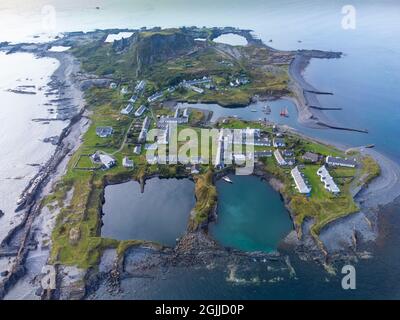 Drohnenansicht von überfluteten Schiefersteinbrüchen auf Easdale Island auf einer der Schieferinseln, Argyll und Bute, Schottland, Großbritannien Stockfoto