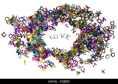 Helle bunte kleine Buchstaben verstreut Zeichen Liebe isoliert auf weißem Hintergrund Draufsicht Stockfoto