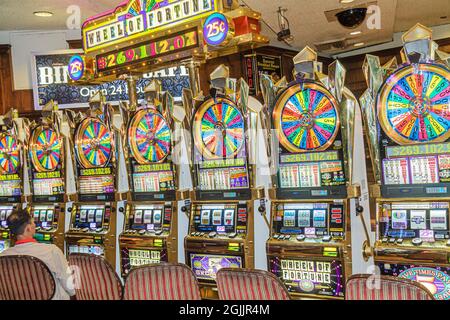 Las Vegas Nevada, Downtown Fremont Street Experience, Binion's Gambling Hall & Hotel Casino Spielautomaten im Inneren Stockfoto