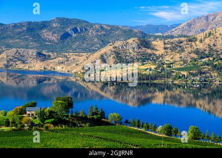 Blick auf den Skaha Lake von den Heritage Hills im Okanagan Valley zwischen Okanagan Falls und Penticton, British Columbia, Kanada. Stockfoto