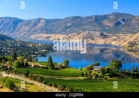 Blick auf den Skaha Lake von den Heritage Hills im Okanagan Valley zwischen Okanagan Falls und Penticton, British Columbia, Kanada. Stockfoto