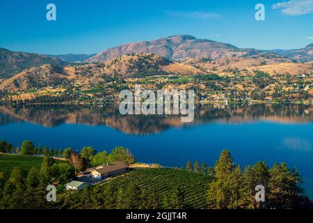 Blick auf den Skaha Lake von den Heritage Hills im Okanagan Valley zwischen Okanagan Falls und Penticton, British Columbia, Kanada. Stockfoto